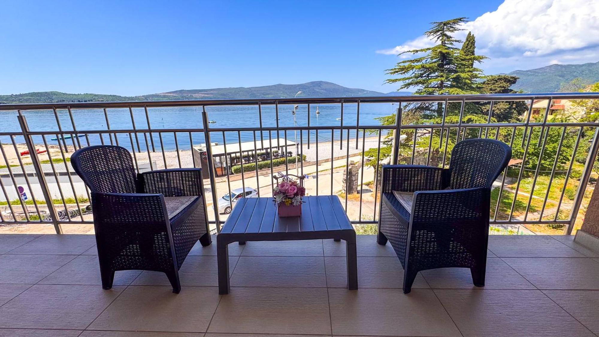 Qumi Apartments Tivat Zewnętrze zdjęcie