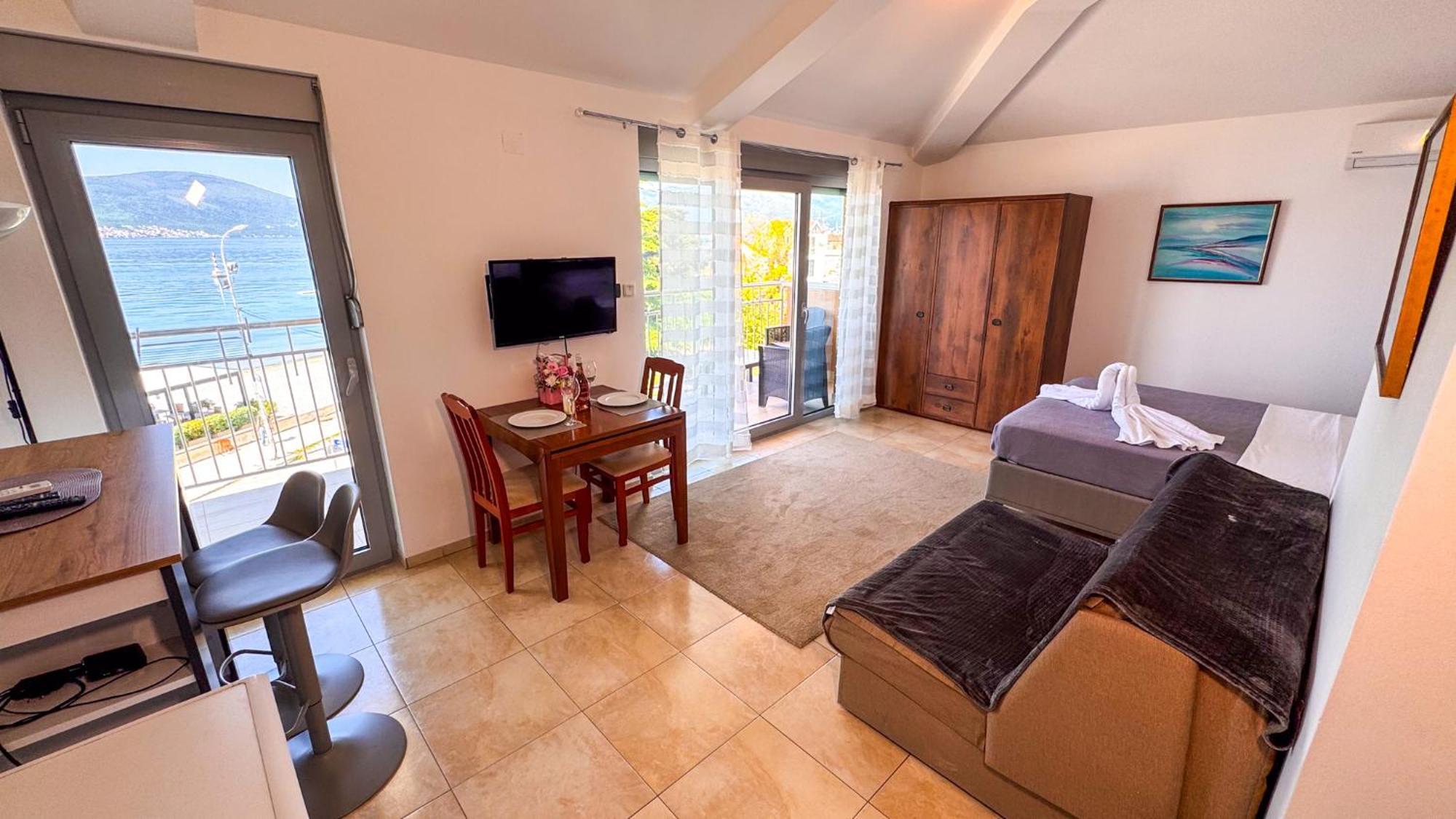 Qumi Apartments Tivat Zewnętrze zdjęcie