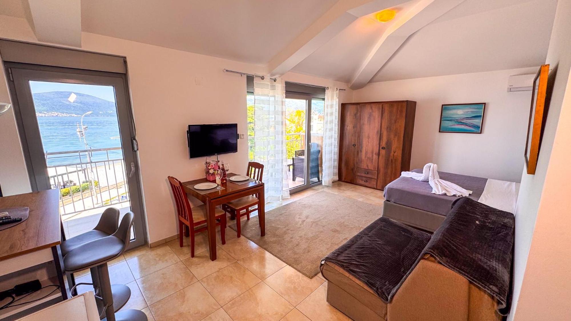 Qumi Apartments Tivat Zewnętrze zdjęcie