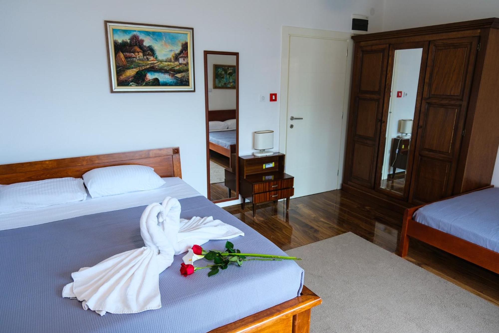 Qumi Apartments Tivat Zewnętrze zdjęcie