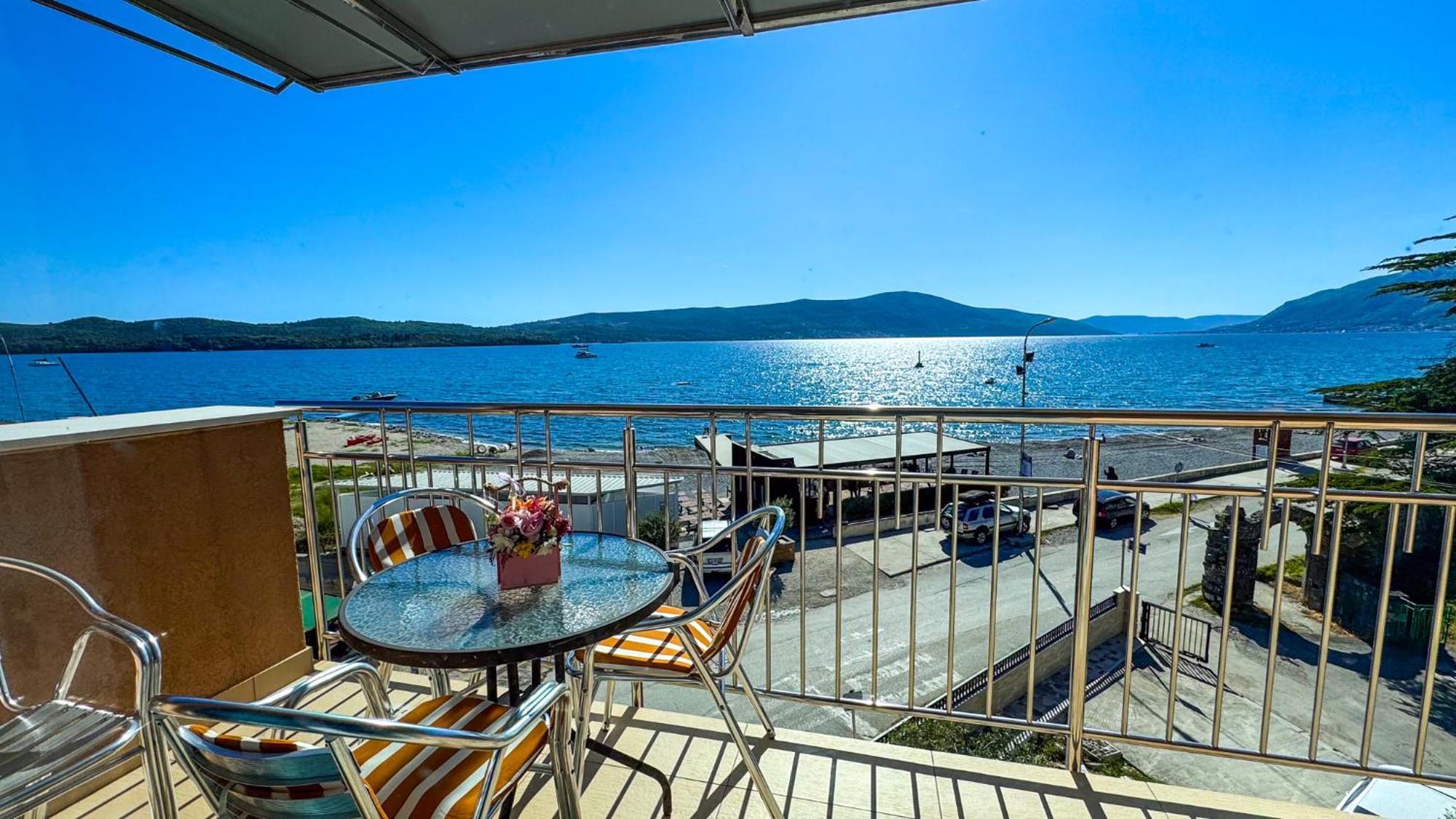 Qumi Apartments Tivat Zewnętrze zdjęcie