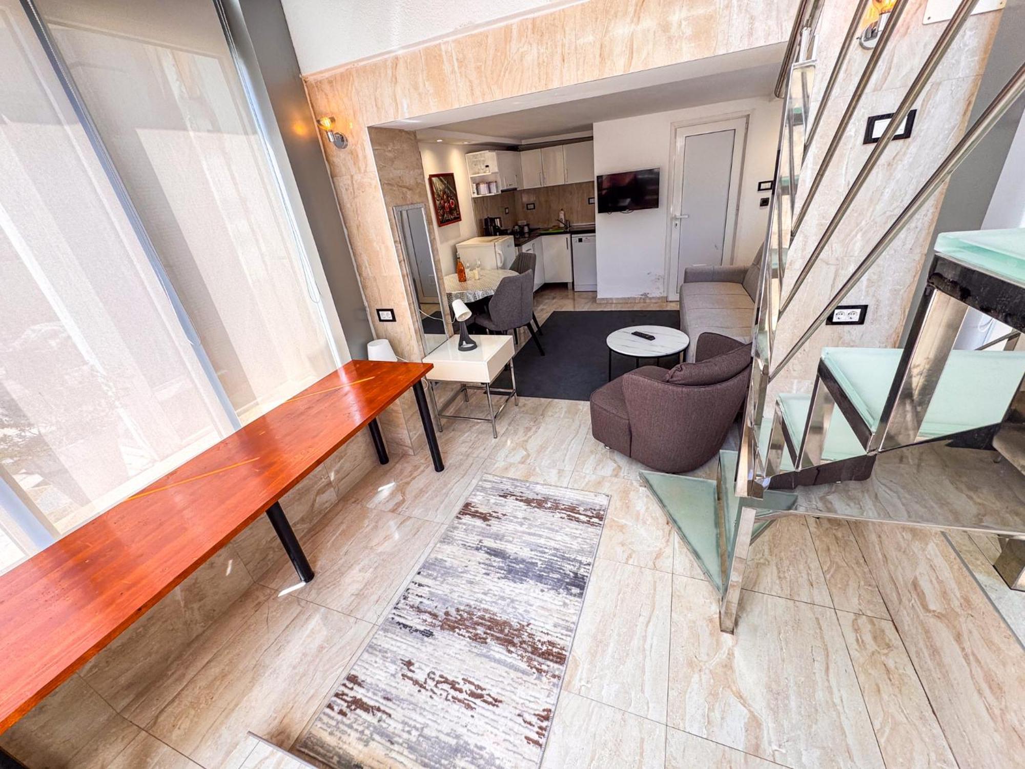 Qumi Apartments Tivat Zewnętrze zdjęcie