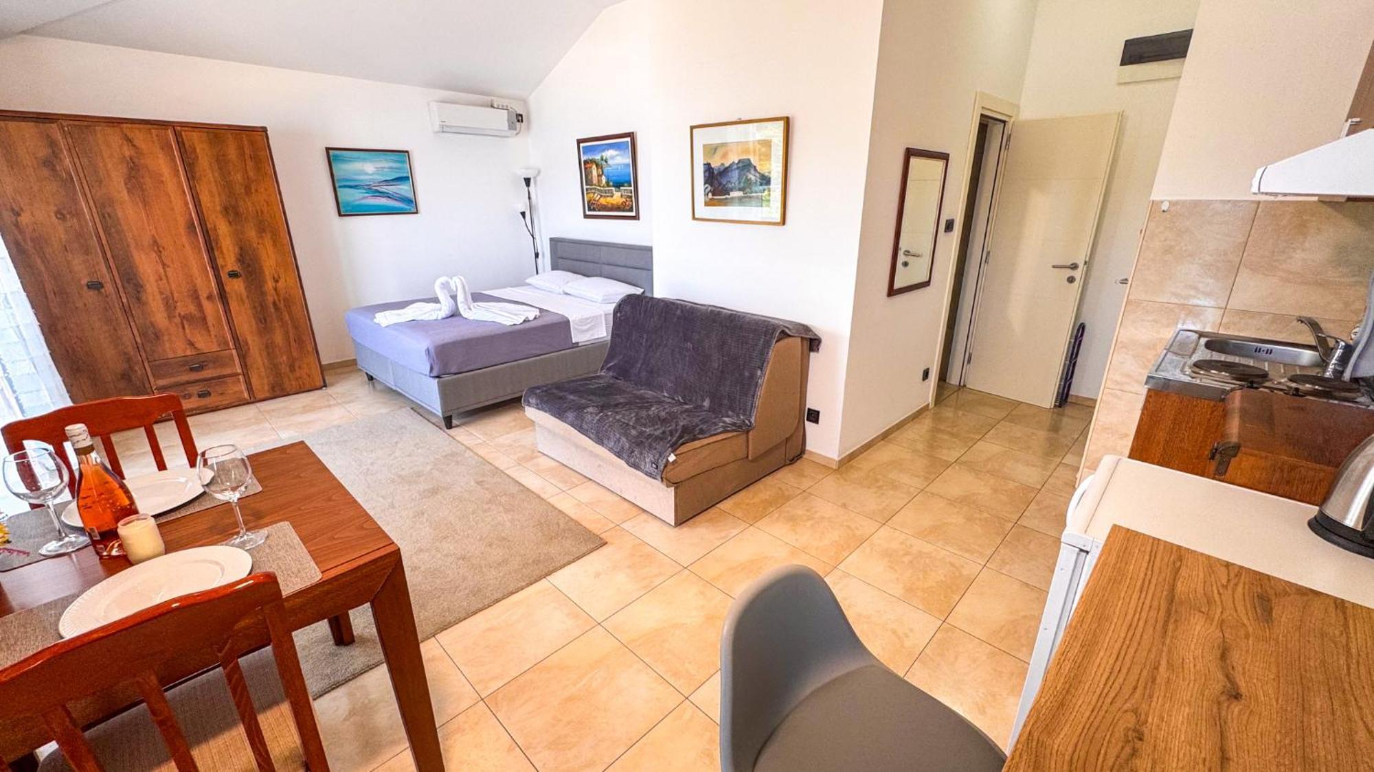 Qumi Apartments Tivat Zewnętrze zdjęcie