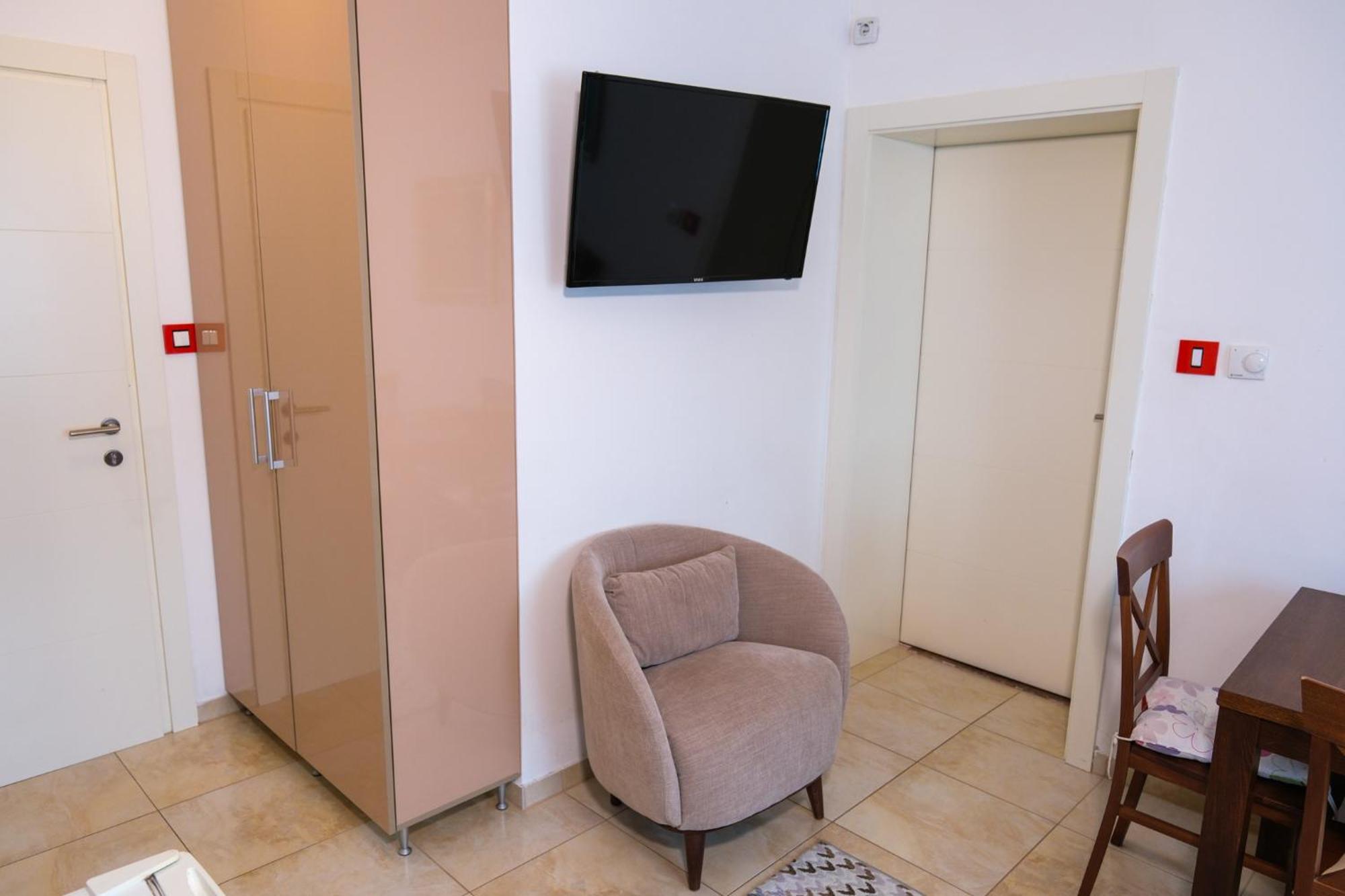 Qumi Apartments Tivat Zewnętrze zdjęcie