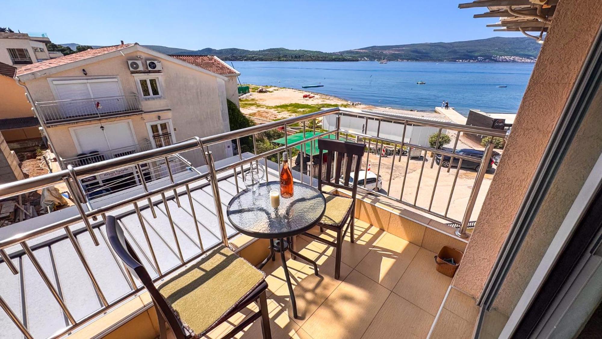 Qumi Apartments Tivat Zewnętrze zdjęcie