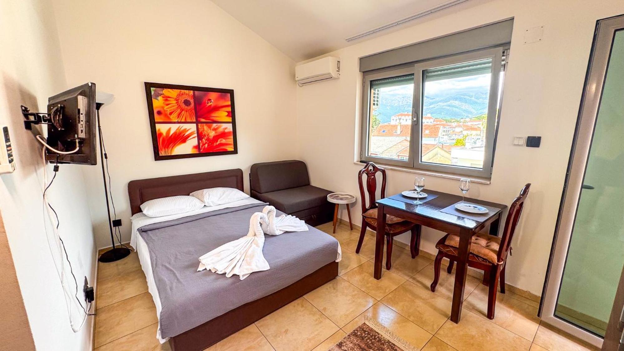 Qumi Apartments Tivat Zewnętrze zdjęcie